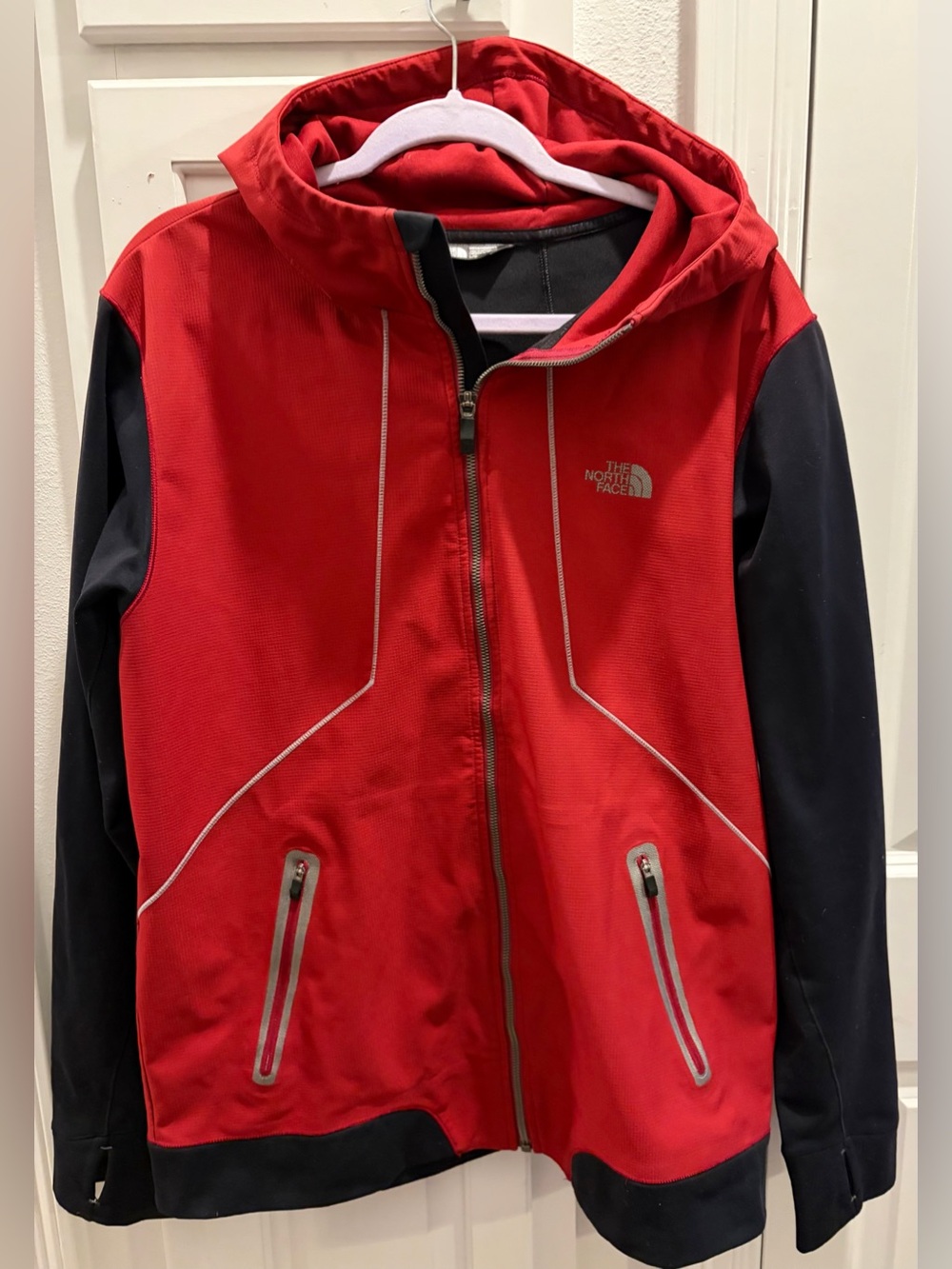 NWOT THE NORTH FACE Red & Black Men’s Hooded Jacket